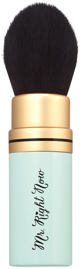 Too Faced Mr. Right Now Perfectly Portable Powd er Brush