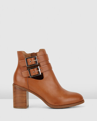 The iconic hush puppies Clearance