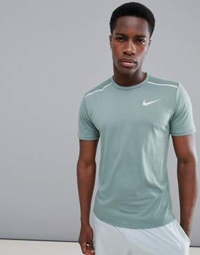 Nike Running breathe tailwind t-shirt in green 892813-365