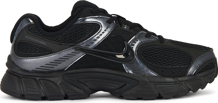 Nike V5 Rnr in Black