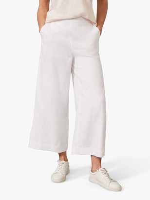 lined white trousers