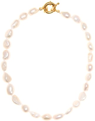 Timeless Pearly Freshwater pearl necklace