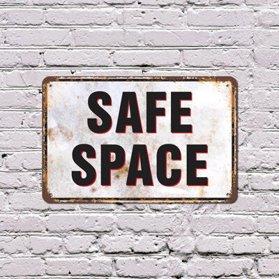 SignMission Safe Space Street 11 Inch x 17 Inch Plastic Sign