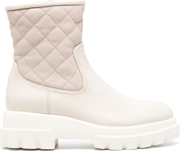 ブーツその他 Agl Curvy Ankle Boots In Chalk Color Leather Agl Curvy Ankle Boots In Chalk Color Leather | ShopSimon