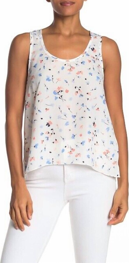 Erla Side Slit Floral Print Sleeveless Blouse In White