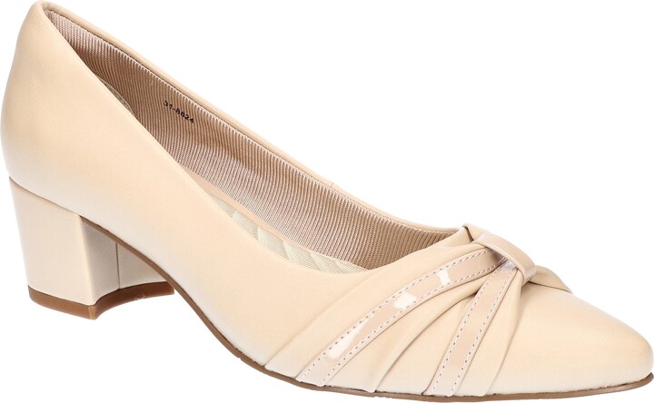 Easy Street Shoes Millie Ruched Pump