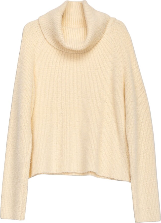 Niza White Sweater With Hairy Fabric