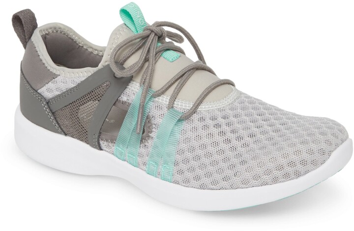 vionic adore sneaker