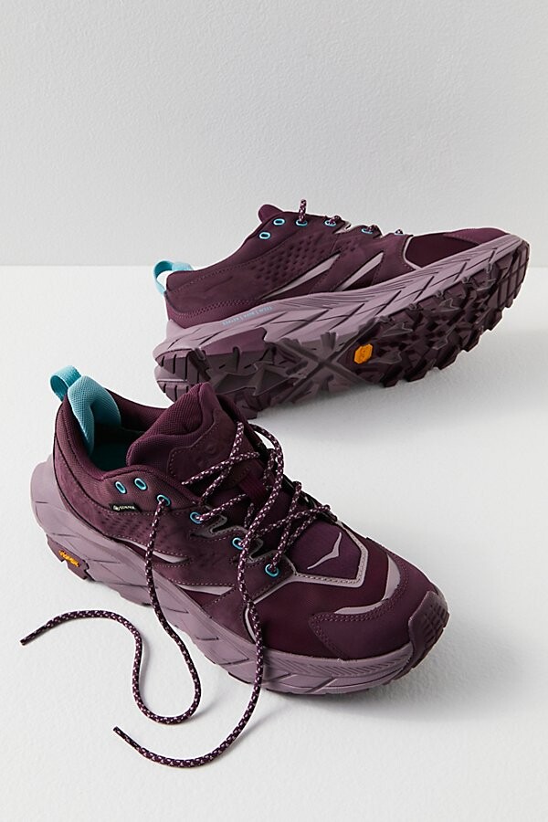 hoka-anacapa-low-sneakers.jpg