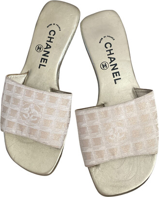 Pre-owned Chanel Leather Mules In Beige