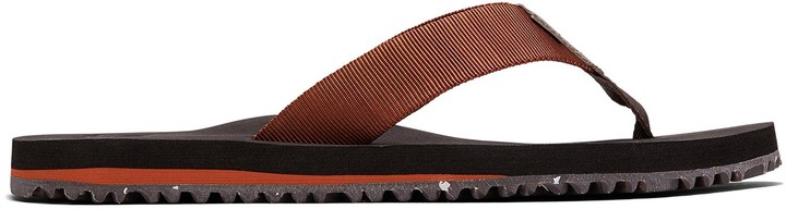 toms flip flops mens