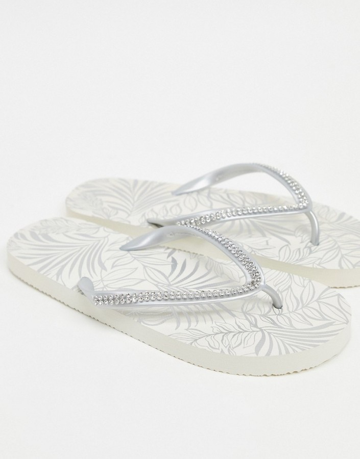 accessorize flip flops sale