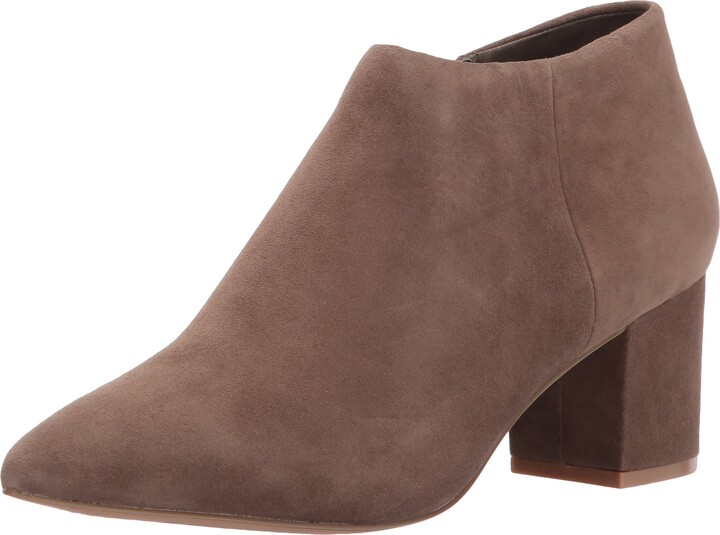 steve madden taupe suede booties