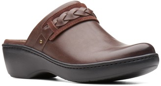 clarks clogs wide width