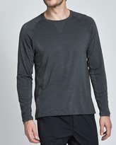 Thumbnail for your product : Express Fourlaps Level Tech Long Sleeve Tee