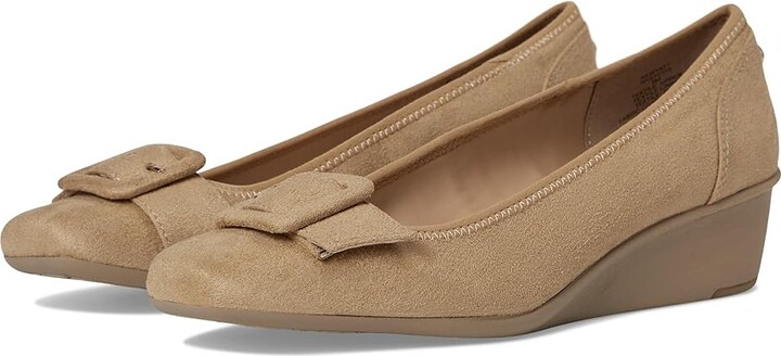 Anne Klein Wyatt Women's Shoes Sand : 5.5 M, Suede