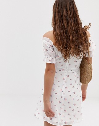 Wild Honey Wild Honey dress with cut out in vintage floral