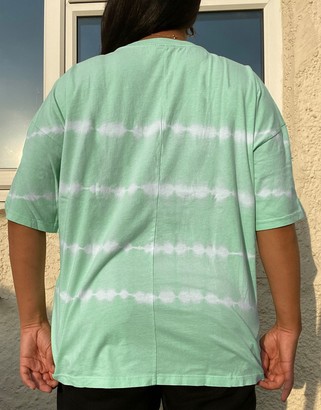 ASOS DESIGN Curve oversized t-shirt in tie dye stripe