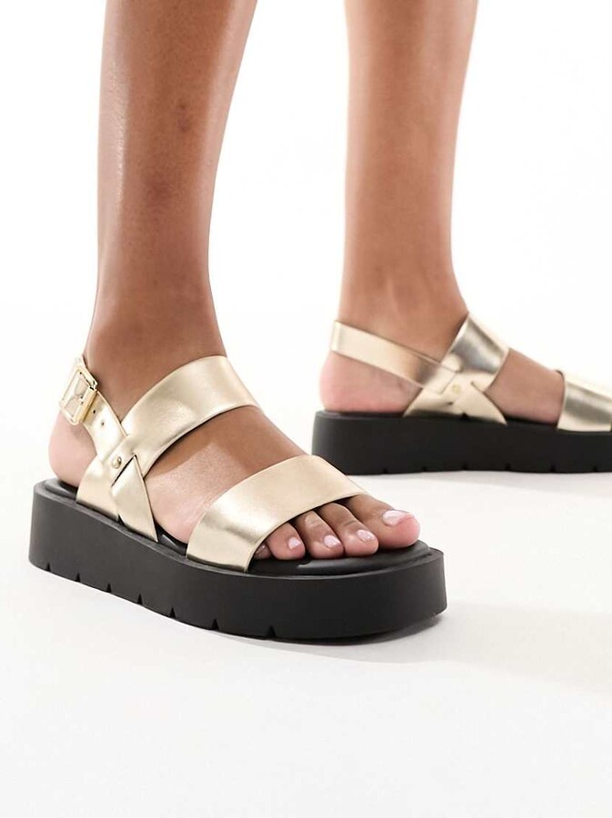 Toe Loop Schuh Tan Sandals Buy Schuh Tina Chunky Leather Sandals