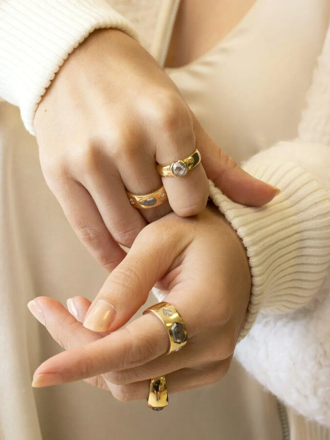 Nimo with Love 18K yellow gold Rustic diamond ring