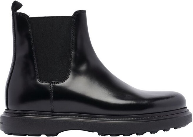 Stuart Weitzman Amos Round Toe Boots