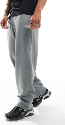 【THE NORTH FACE】★STRAIGHT SWEATPANTS Men's Evolution Straight Leg Sweatpants | The North Face Canada