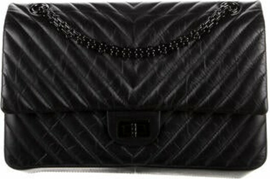 Chanel Chevron Medium Classic Double Flap Bag so Black