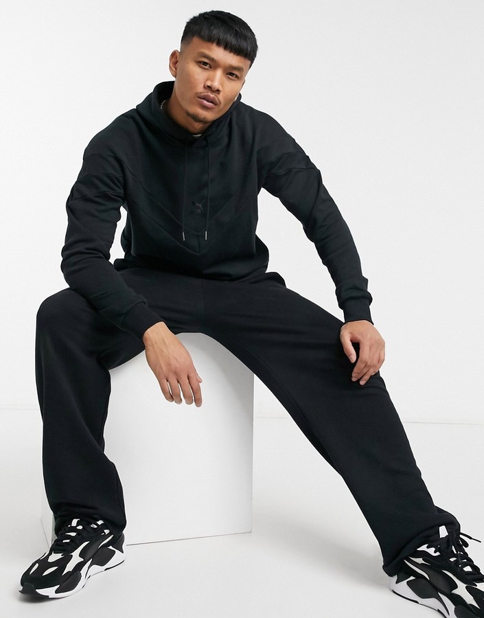 puma iconic hoodie in triple black