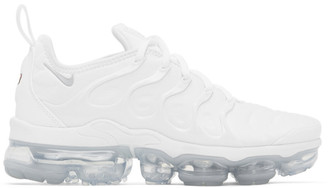 all white vapormax women