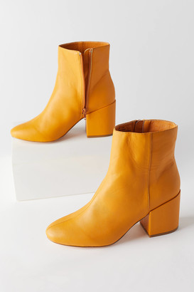 uo margot patent boot