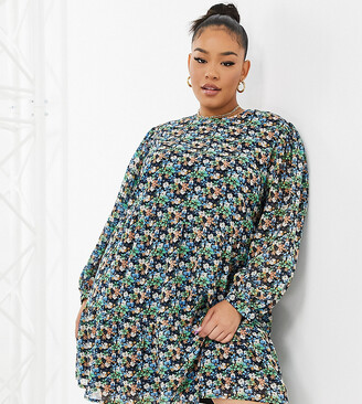 Wednesday's Girl Curve long sleeve mini smock dress with full skirt in vintage floral