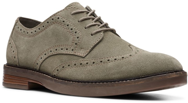 clarks wingtip shoes
