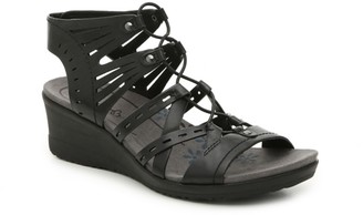 bare traps tipton wedge sandal