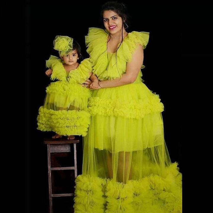 None Sexy Mum and Daughter Party Dress Mother Daughter Matching Dress for Photoshoot or Babyshower Tulle Robes Family Look Gowns