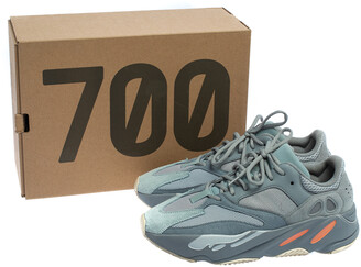 yeezy 700 44