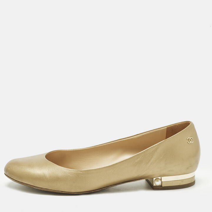 Chanel CC Size 40.5 Gold Leather Ballet Flats