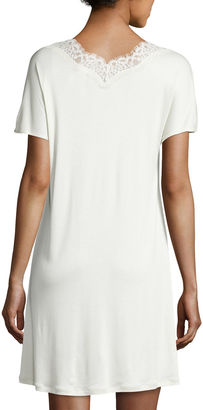 Hanro Livia Short-Sleeve Lace-Trim Gown