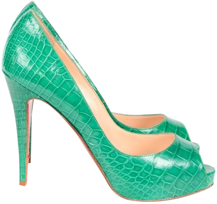 green pumps size 9