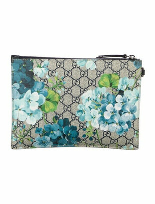 Gucci GG Supreme Blooms Zip Pouch Silver - ShopStyle Clutches
