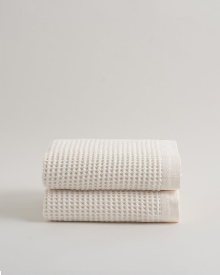 https://img.shopstyle-cdn.com/sim/cf/2a/cf2a23dd4cdf249cf26817fcd1bc904c_best/organic-turkish-waffle-bath-towels-set-of-2.jpg