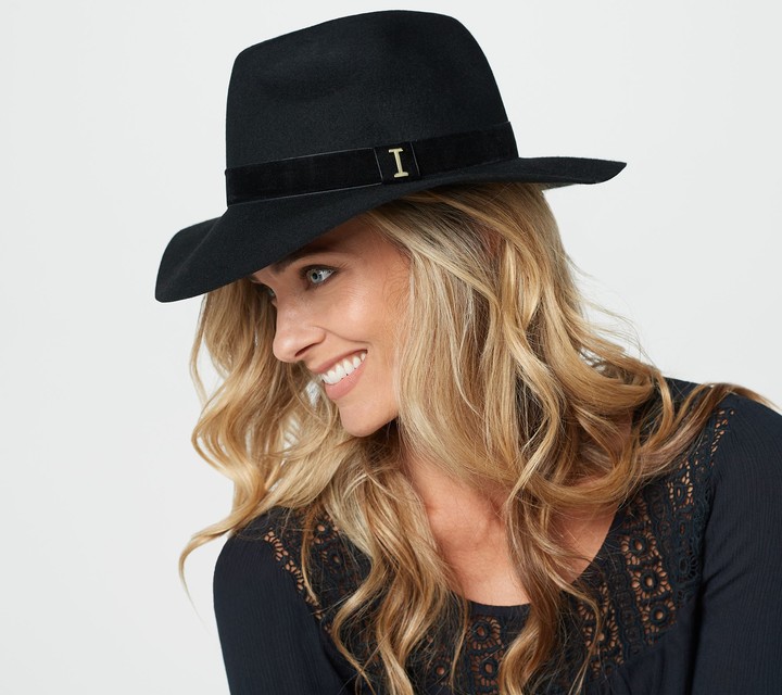 tip of the hat meaning