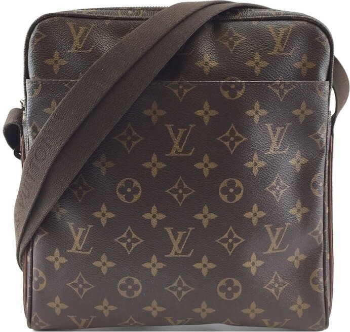Louis Vuitton Beaubourg Messenger Bag Monogram Canvas MM - ShopStyle