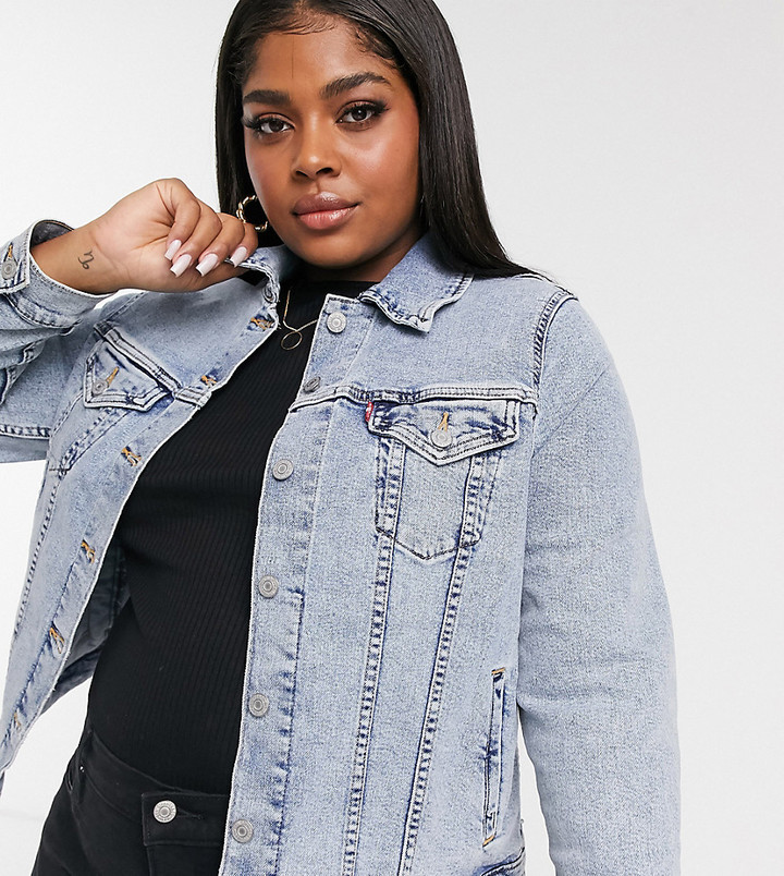 Featured image of post Light Blue Denim Jacket Levi : Levi's women's denim jean jacket button front light wash blue small.