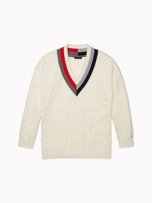 beige tommy hilfiger sweater