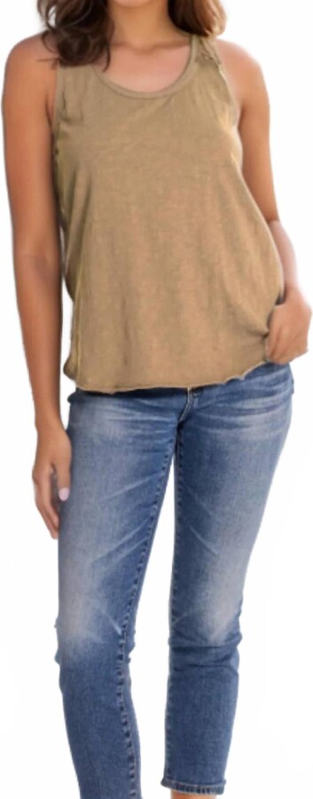 Mod-o-doc Curve Fitted Tank In Puddle