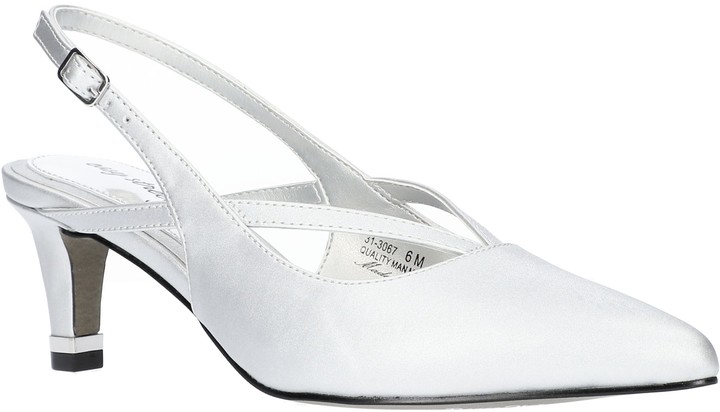 easy street slingback pumps