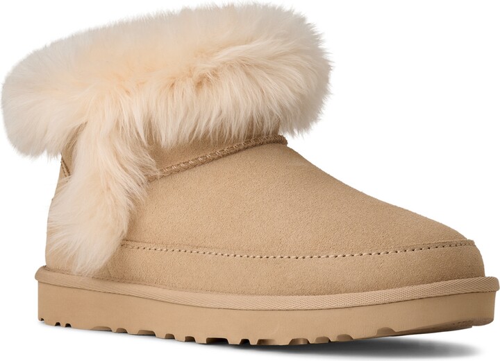 UGG Women's Classic Ultra Mini Chalet Round Toe Boots