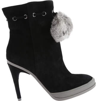 BCBGMAXAZRIA Perry Ankle Boot (Women's)