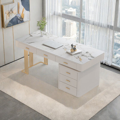 Everly Quinn Deatsville