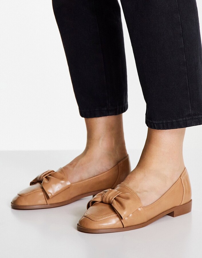 ASOS DESIGN Mentor bow loafer flat shoes in tan - odista.com